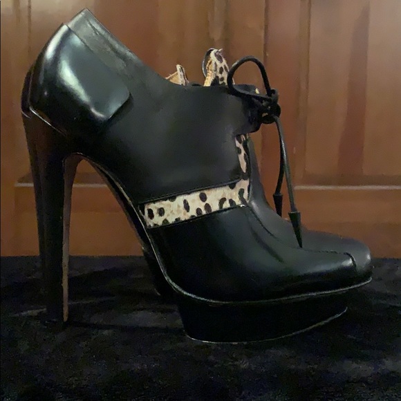 ๐ON SALE ๐ L.A.M.B. Doroata Oxford Bootie - Picture 3 of 7